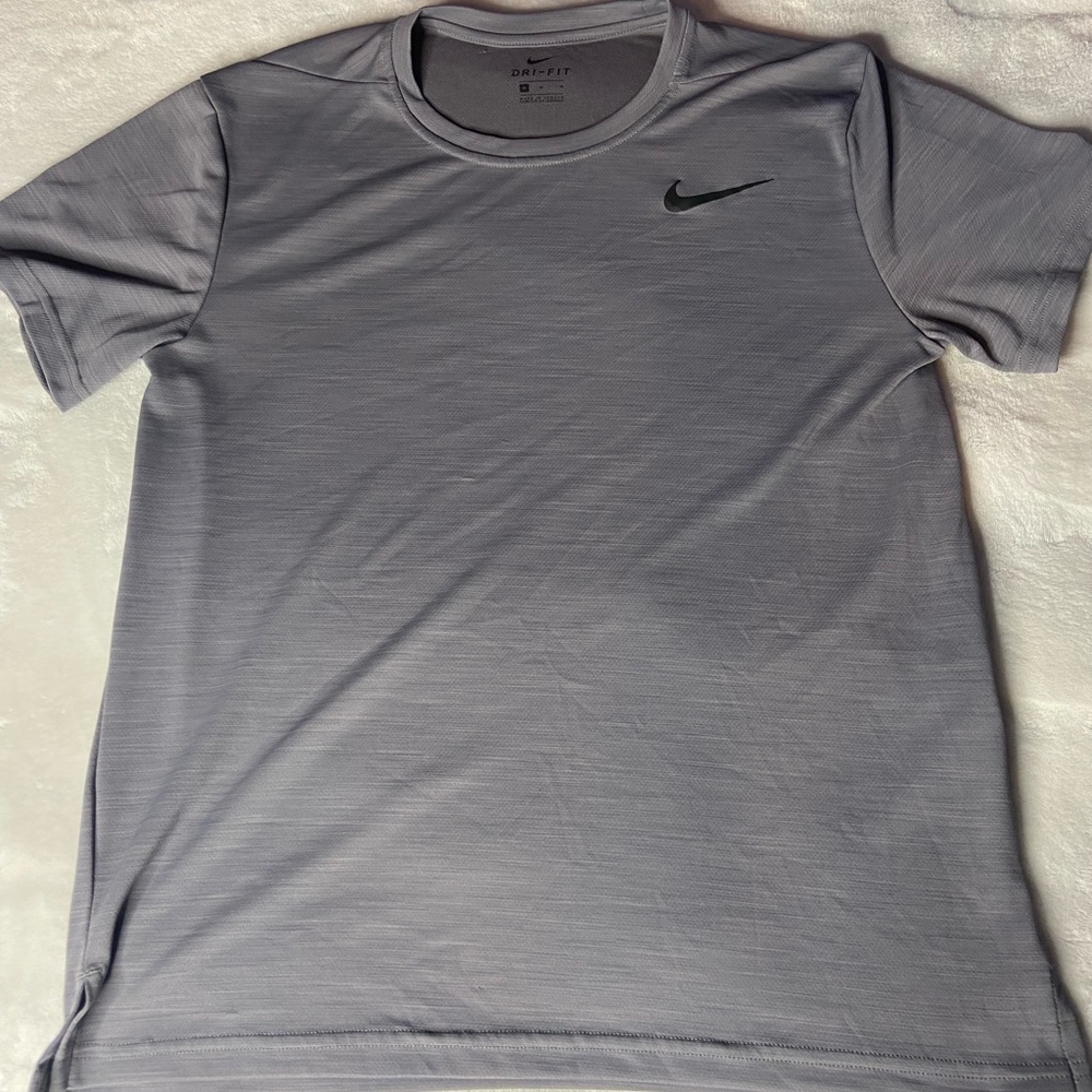 Grey Nike T-shirt